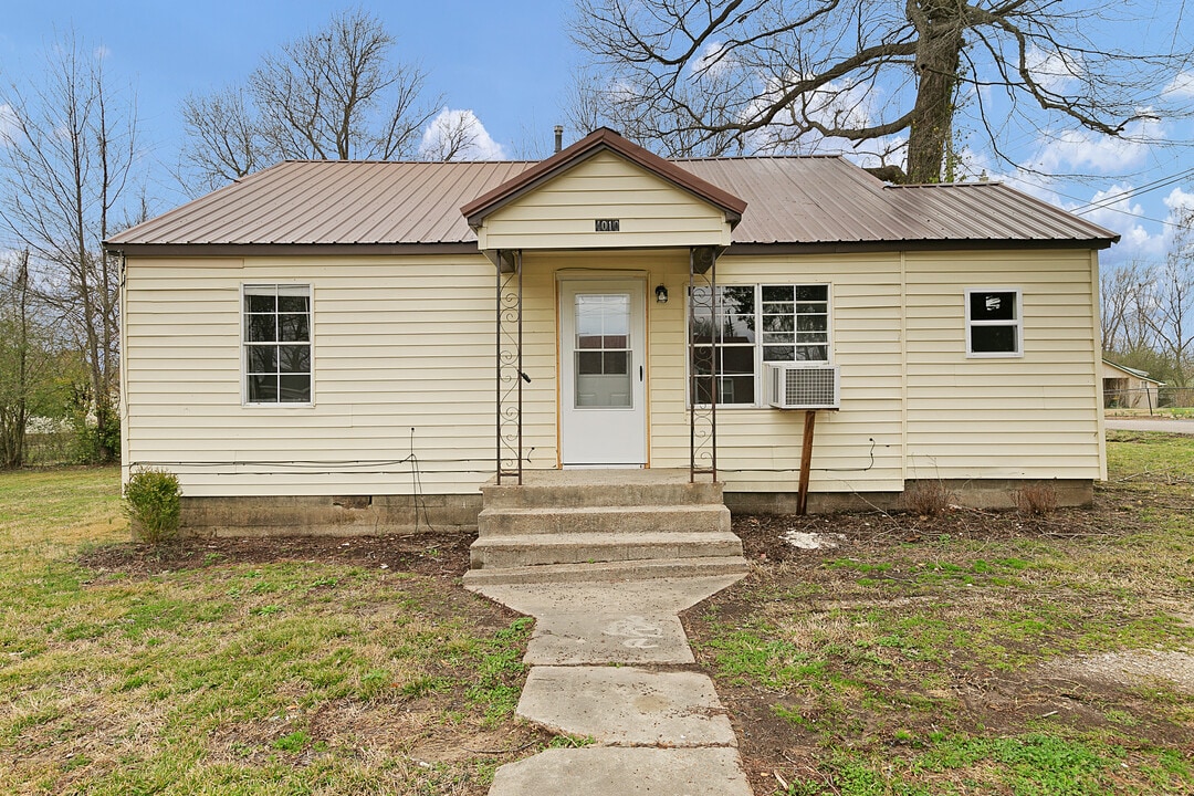 4010 Ennis St in Milan, TN - Building Photo