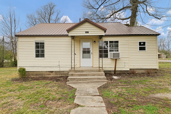 property at 4010 Ennis St