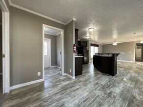 300 Caseybrook Ct in Browns Summit, NC - Foto de edificio - Building Photo