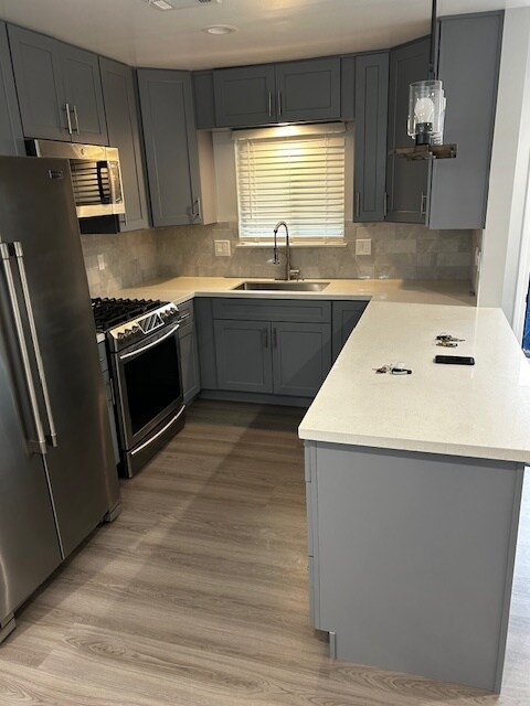 7814 Lindley Ave in Los Angeles, CA - Building Photo