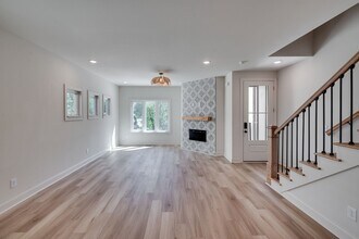 2401 Inga St in Nashville, TN - Building Photo - Building Photo