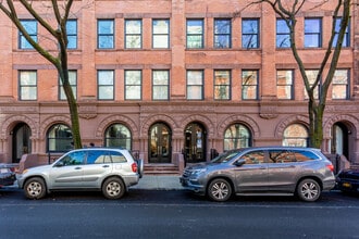 182 W 82nd St in New York, NY - Building Photo - Building Photo