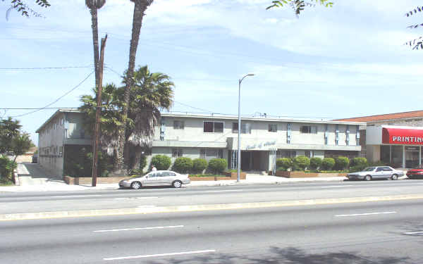 21228 S Western Ave in Torrance, CA - Building Photo