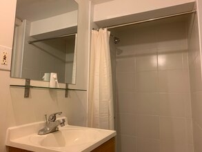 4638 194th St in Flushing, NY - Building Photo - Building Photo