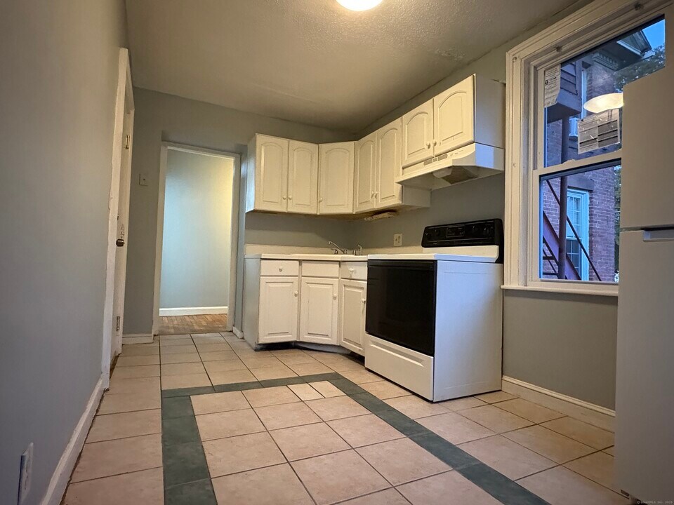 449 Newfield St in Middletown, CT - Building Photo