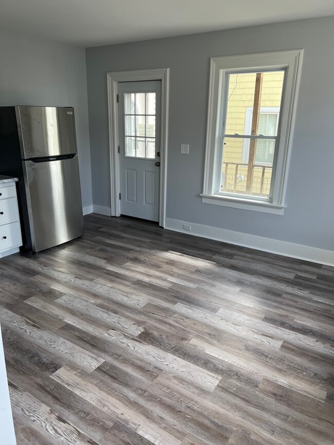 13 Walnut St, Unit 13 Walnut in Enfield, CT - Building Photo - Building Photo