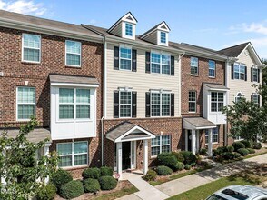 6052 Kentworth Dr, Unit 05-0204 in Holly Springs, NC - Building Photo - Building Photo