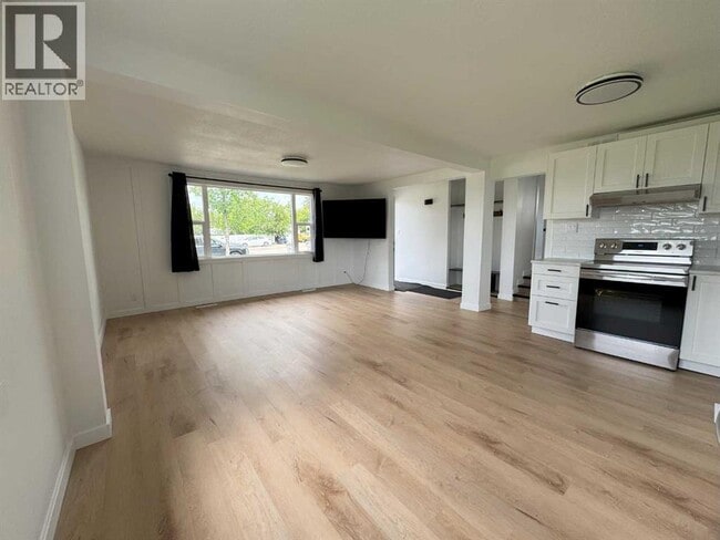 9513-9108 108 Ave in Grande Prairie, AB - Building Photo - Building Photo