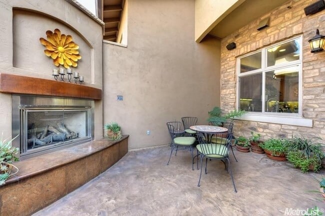2430 Pavilions Pl Ln in Sacramento, CA - Building Photo - Building Photo