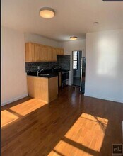 479 Warren St in Brooklyn, NY - Building Photo - Building Photo