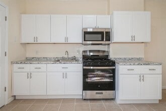 68 Rose Ave in Jersey City, NJ - Building Photo - Building Photo