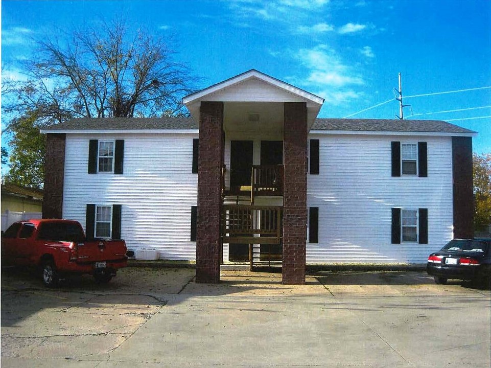 Four Plex Apartment Building in Poteau, OK - Building Photo