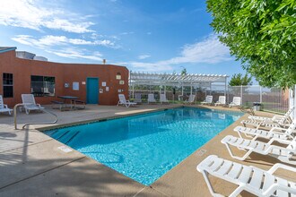 Regency Pointe Apartments in Las Cruces, NM - Foto de edificio - Building Photo