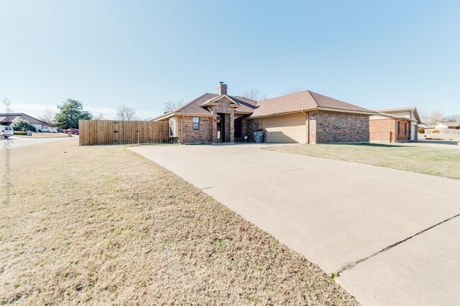 4835 SE Tattershall Way in Lawton, OK - Building Photo - Building Photo