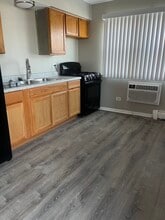 7831 Roberts Rd in Bridgeview, IL - Building Photo - Building Photo