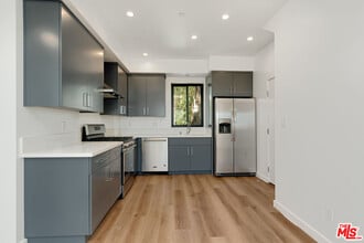 1339 N Kenmore Ave in Los Angeles, CA - Building Photo - Building Photo