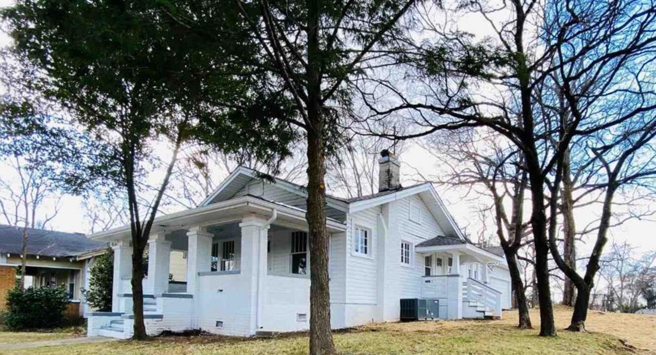 1746 Damon St in Birmingham, AL - Building Photo