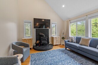 93 Artist Falls Rd in Conway, NH - Building Photo - Building Photo