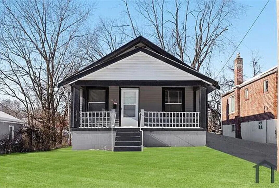 5415 Hamilton Ave in Jennings, MO - Building Photo