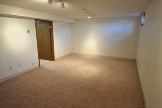 2701 14th St S in Moorhead, MN - Building Photo - Building Photo
