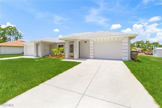 903 Albany Ave in Lehigh Acres, FL - Building Photo - Building Photo