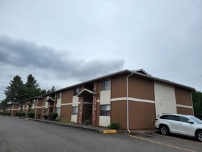 Chandelle Apartments in Salem, OR - Building Photo - Building Photo