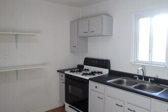 1124 10th St-Unit -Apt. A in Vienna, WV - Building Photo - Building Photo