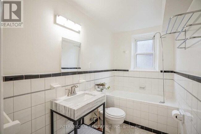 295 Indian Grove in Toronto, ON - Building Photo - Building Photo