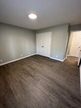 475 Raymond Road, Unit 2 in Shepherdsville, KY - Building Photo - Building Photo