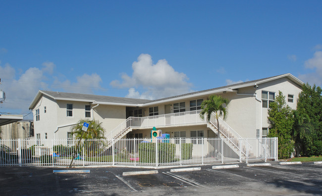 1065-1079 SE 22nd Ave in Pompano Beach, FL - Foto de edificio - Building Photo