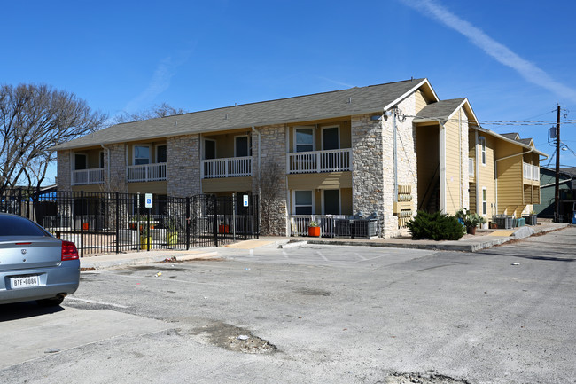 Pecan Springs Commons in Austin, TX - Building Photo - Building Photo