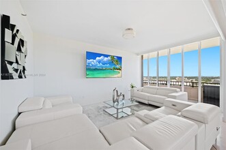 11113 Biscayne Blvd in Miami, FL - Building Photo - Building Photo