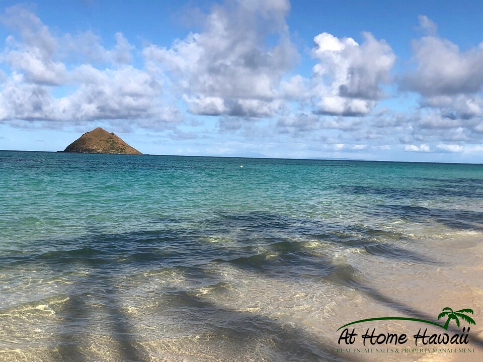 1052 Kahili Pl in Kailua, HI - Foto de edificio