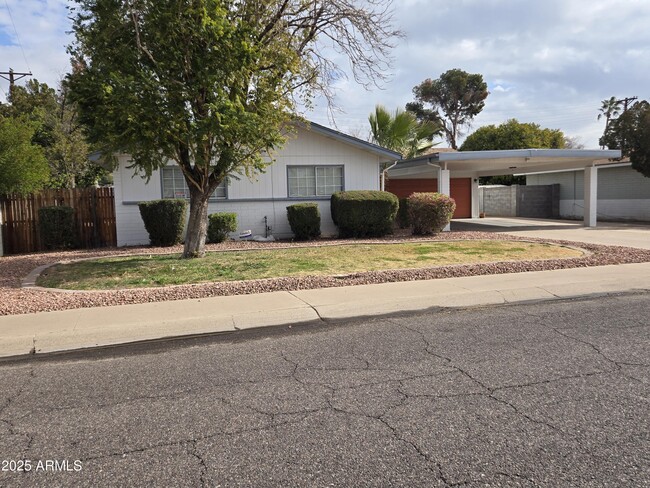 6111 N 22nd Dr in Phoenix, AZ - Building Photo - Building Photo