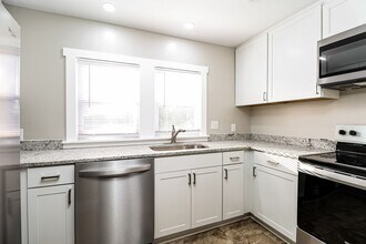 177 Half Cir Ln in Hendersonville, NC - Building Photo - Building Photo