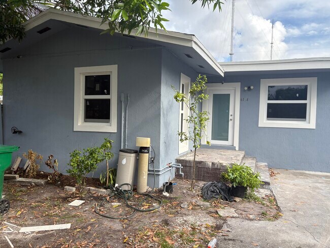 property at 6124 SW 38th St