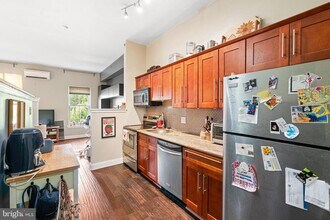 1832 Green St in Philadelphia, PA - Building Photo - Building Photo