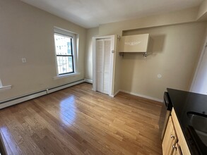 238 Cambridge St, Unit 3 in Boston, MA - Building Photo - Building Photo