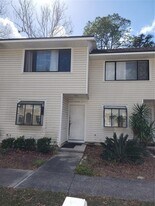6288 SW 8th Pl in Gainesville, FL - Building Photo
