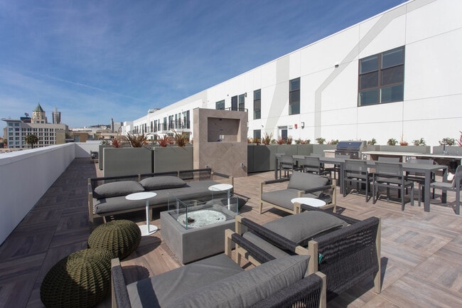 Archer Hollywood in Los Angeles, CA - Foto de edificio - Building Photo