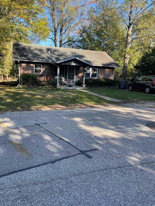 813 S Mitchell St in Bloomington, IN - Building Photo