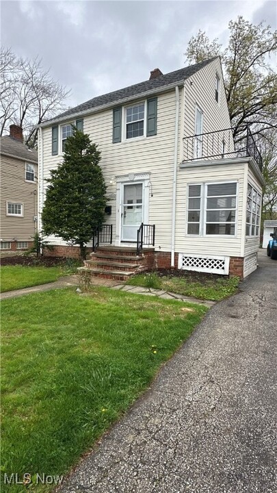 5006 Albertly Ave in Parma, OH - Building Photo
