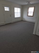 30 Nichols Ln in Waterford, CT - Building Photo - Building Photo