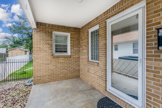 516 S Erie Ave in Wichita, KS - Building Photo - Building Photo