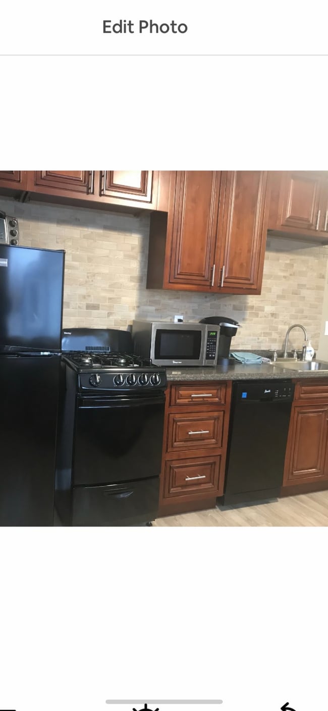 4188 Lake Shore Rd, Unit #2 Lower Back in Hamburg, NY - Building Photo - Building Photo