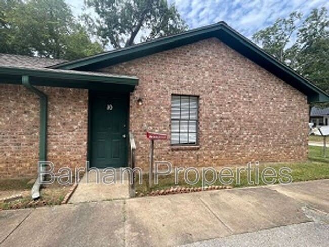 property at 318 Houston St