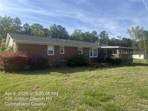725 Judson Church Rd in Fayetteville, NC - Foto de edificio - Building Photo