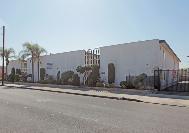 The Cameo in Bell, CA - Foto de edificio - Building Photo