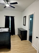 4624 Maggie St in Houston, TX - Foto de edificio - Building Photo