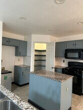 2404 S Fresno Ave in Stockton, CA - Building Photo - Building Photo